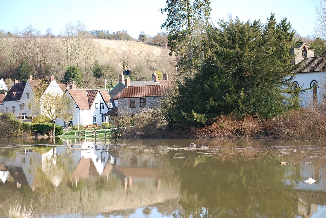 The river Wye at Brockweir rising water levels 5